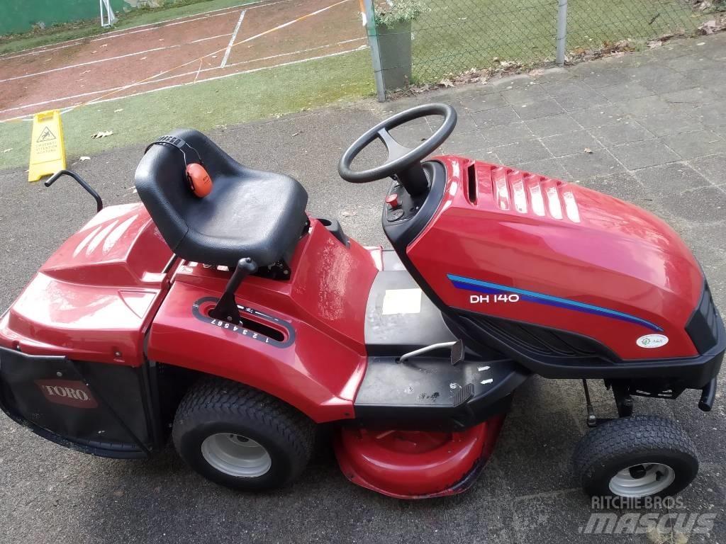Toro zitmaaier DH140 Тракторни косачки