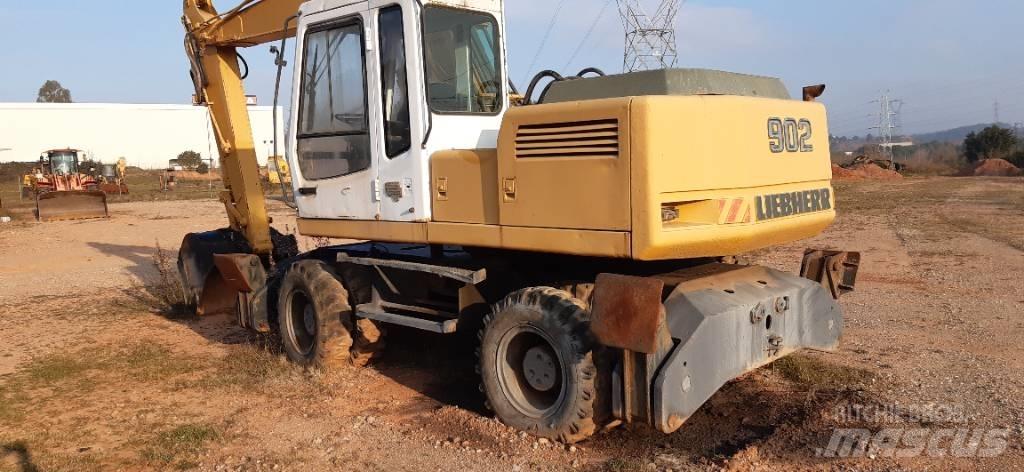 Liebherr A 902 Колесни екскаватори