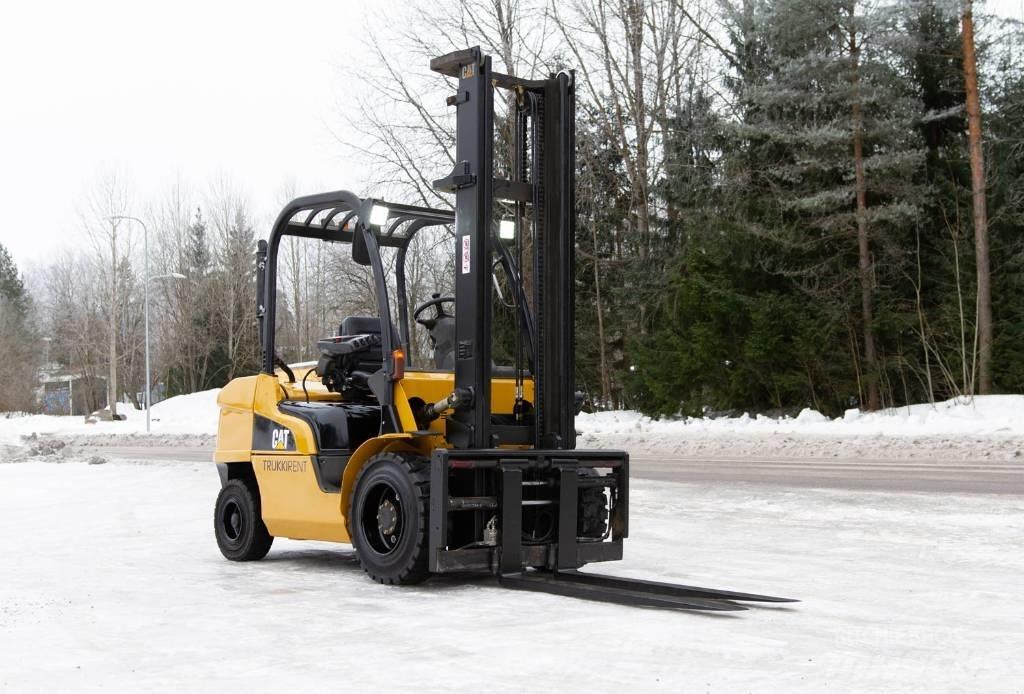 CAT DP 35 N Дизелови камиони