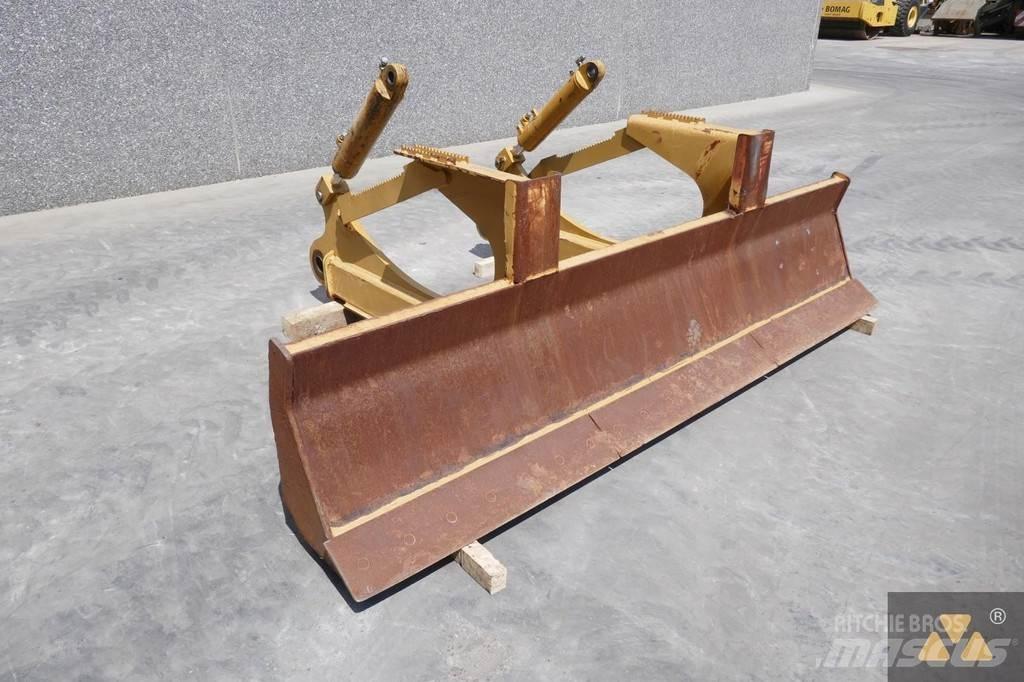 CAT Skidder blade Остриета