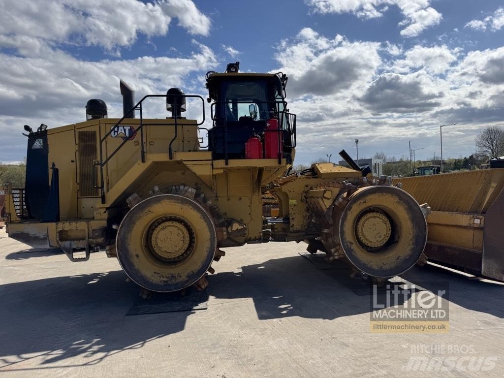 CAT 826 K Машини за опаковане на отпадъци