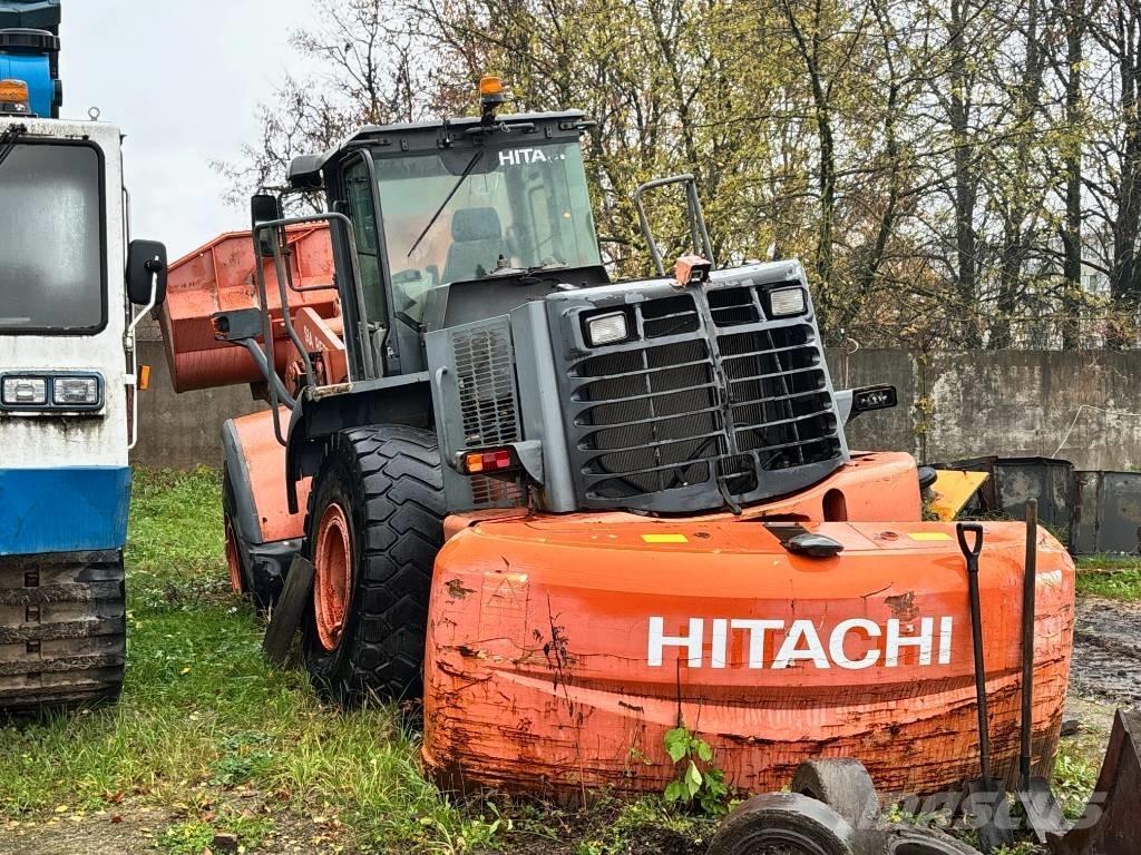 Hitachi ZW 250 Колесни товарачи