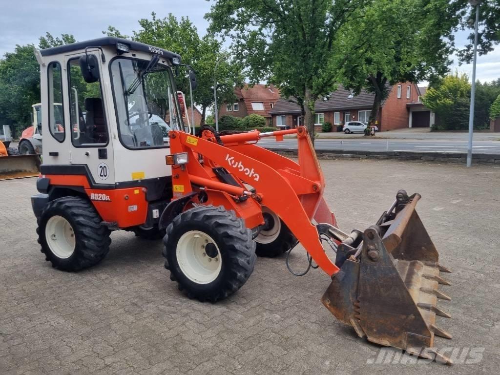 Kubota R 520 N Колесни товарачи