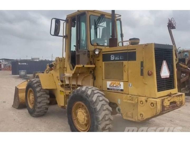 CAT 926E Колесни товарачи