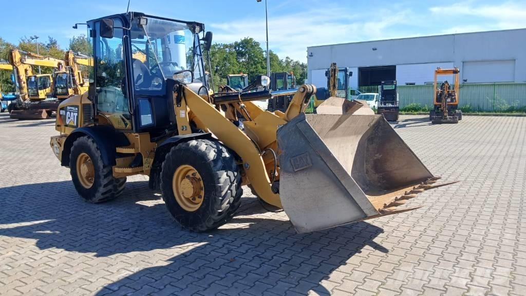 CAT 907 H 2 Колесни товарачи