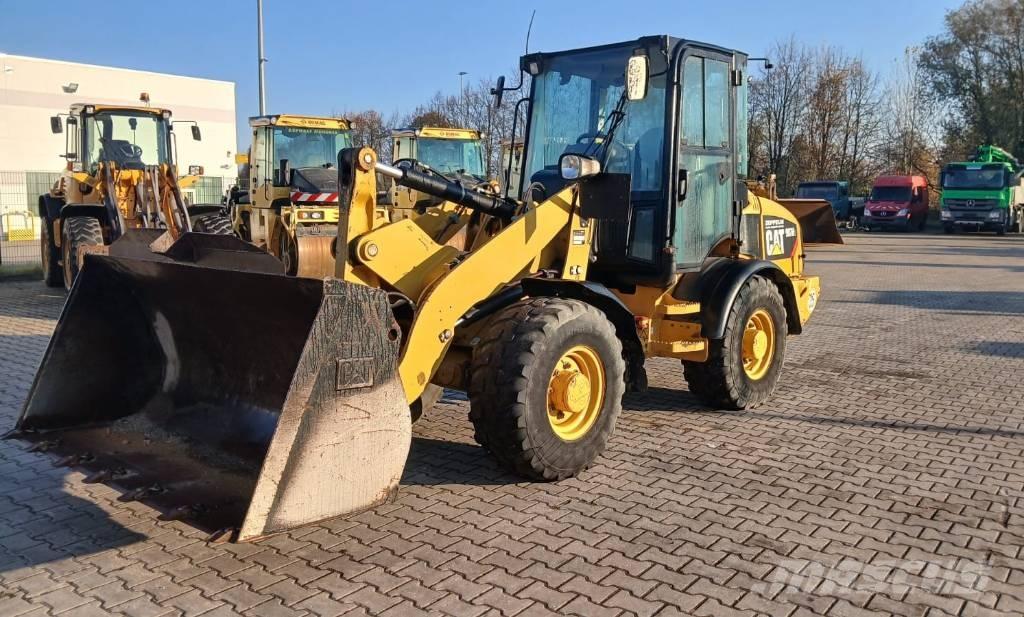 CAT 907 H 2 Колесни товарачи