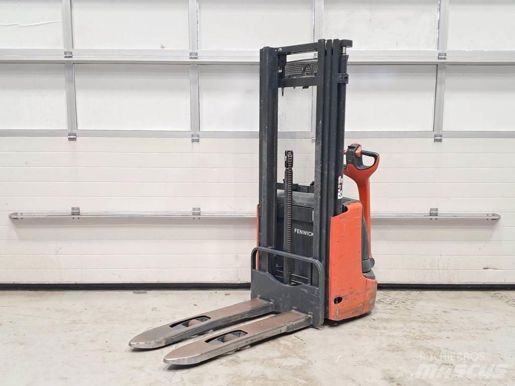 Linde L10 Колички високоповдигачи с теглич
