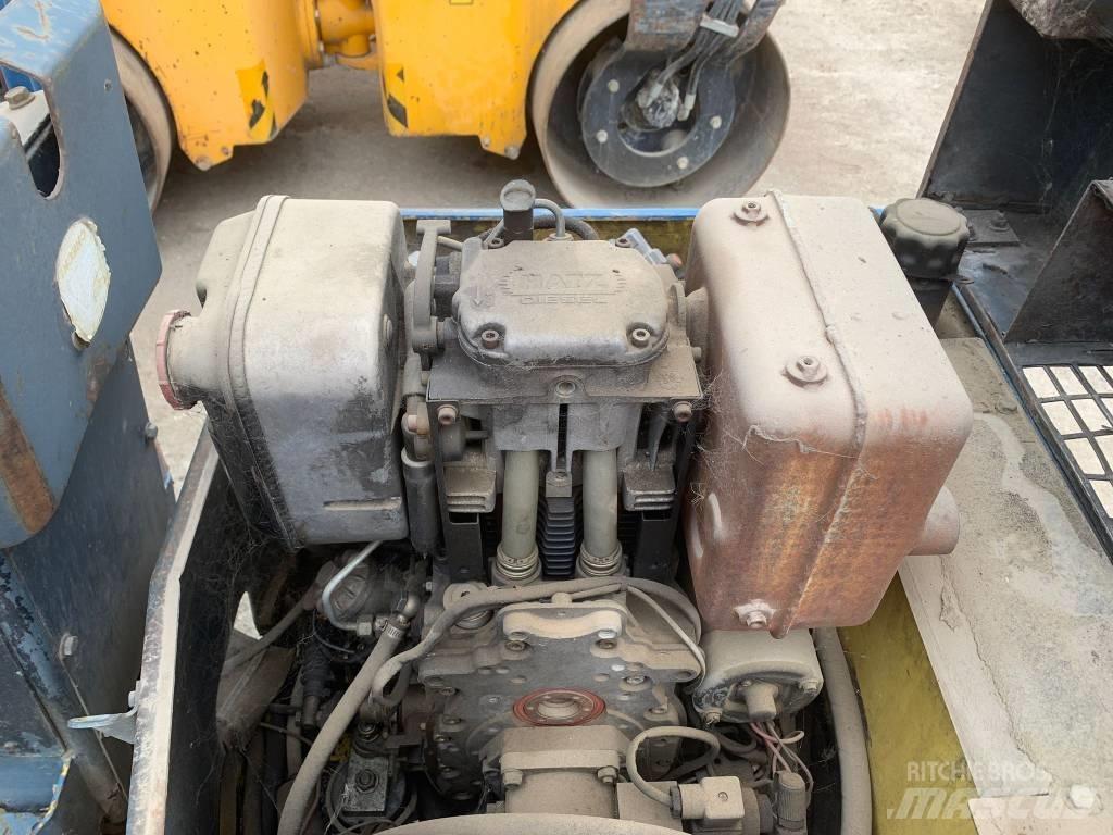 Bomag BW 80 AD Двойни барабанни ролки
