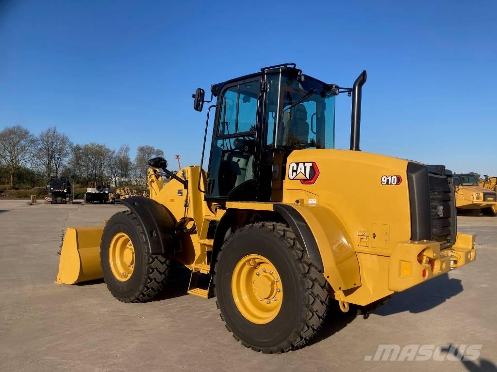CAT 910 Колесни товарачи