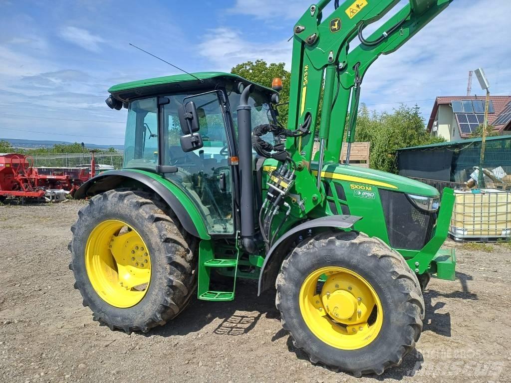 John Deere 5100 M Трактори