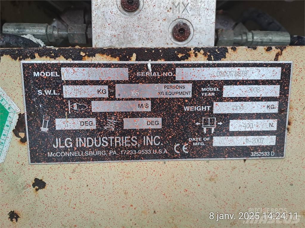 JLG 4394RT Ножични работни платформи
