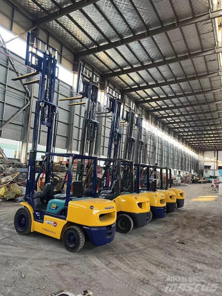 Komatsu FD 30 T-17 Дизелови камиони