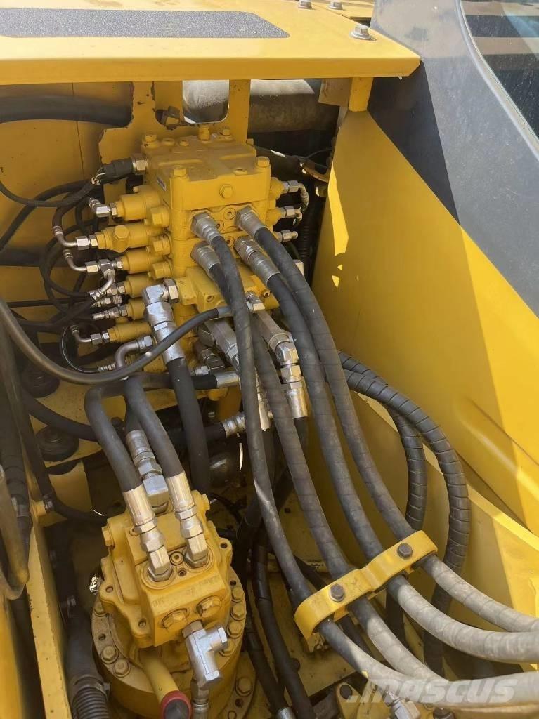 Komatsu PC 130-8 Средни екскаватори 7т - 12т
