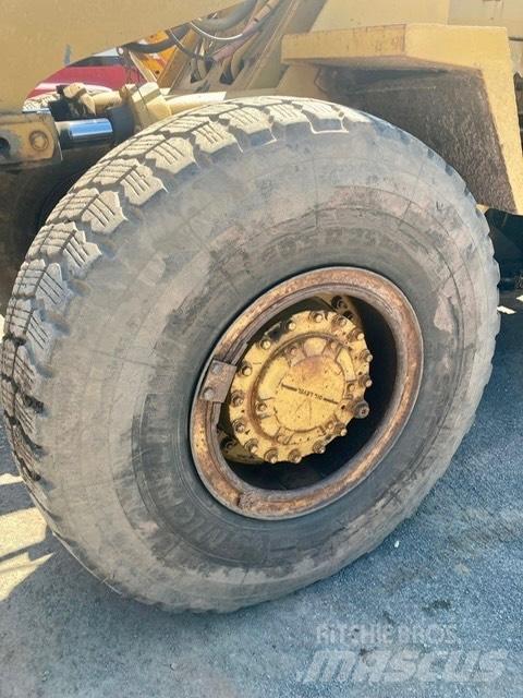 CAT 950 B Колесни товарачи
