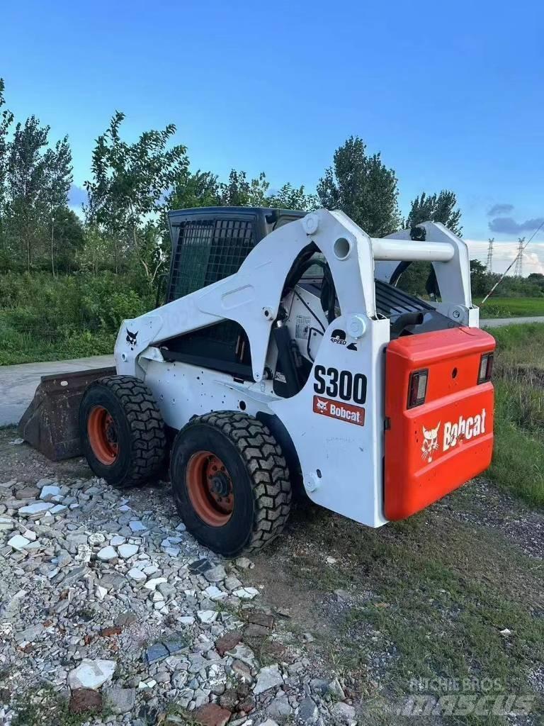 Bobcat S 300 Мини товарачи
