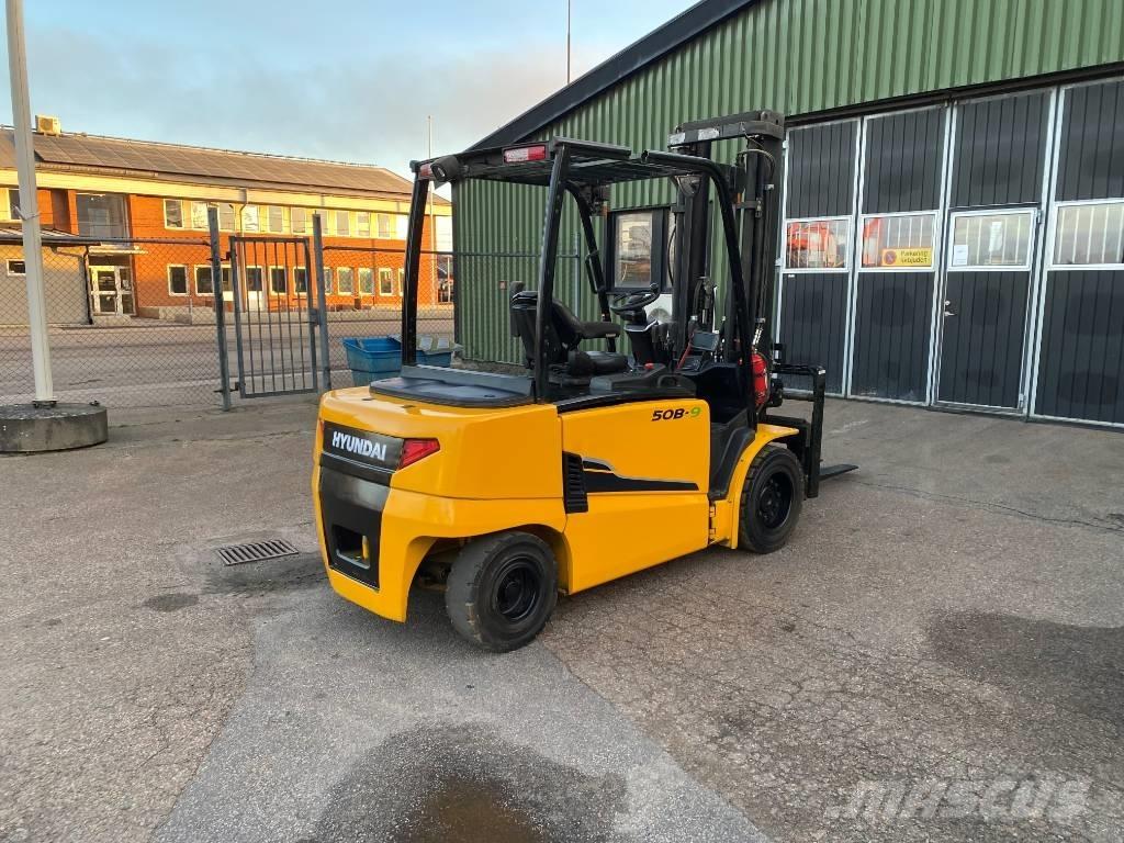 Hyundai 50 B-9 Електрически вилични кари-повдигачи