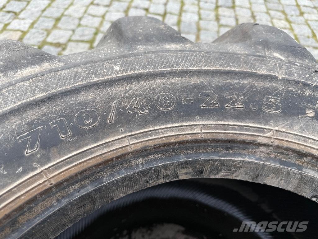 Nokian 710/40-22.5 Гуми