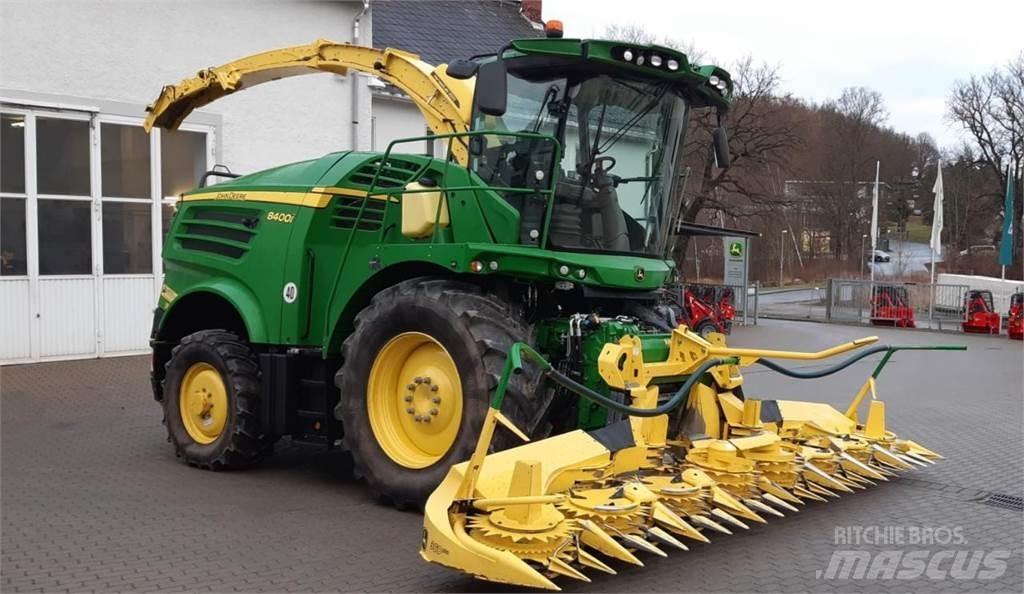John Deere 8400i Самоходни фуражири