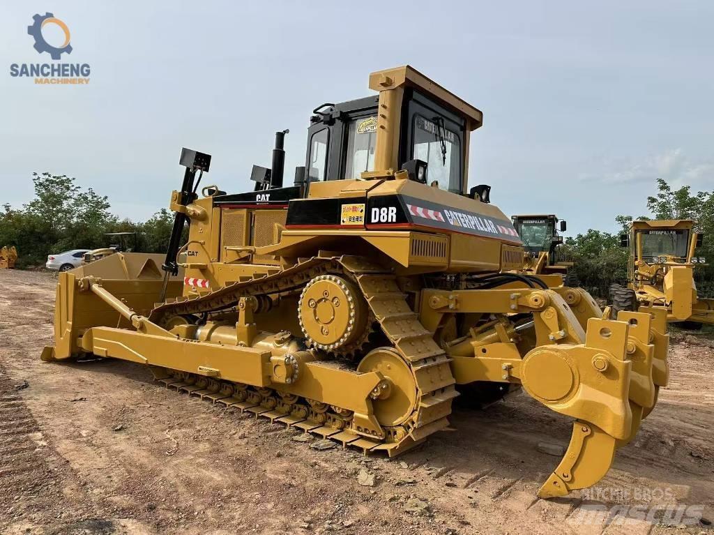 CAT D 8 R Верижни булдозери
