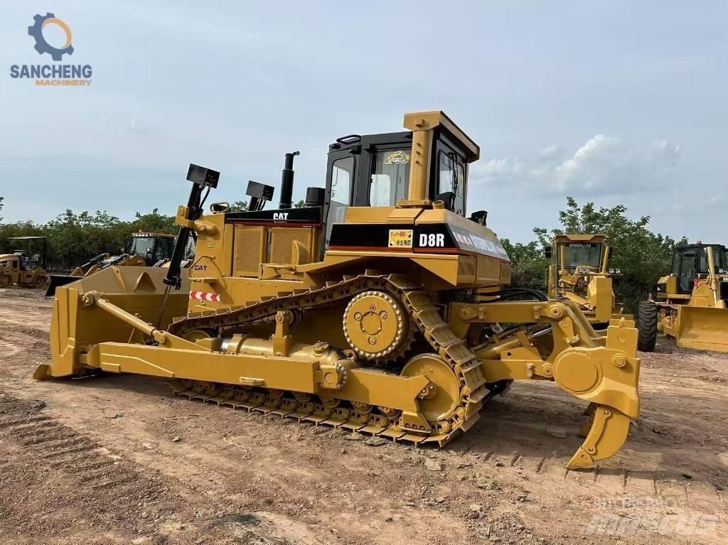 CAT D 8 R Верижни булдозери
