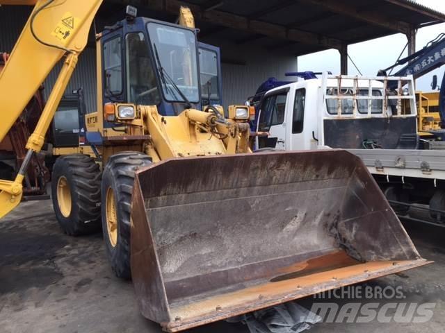 Komatsu WA150-1 Колесни товарачи