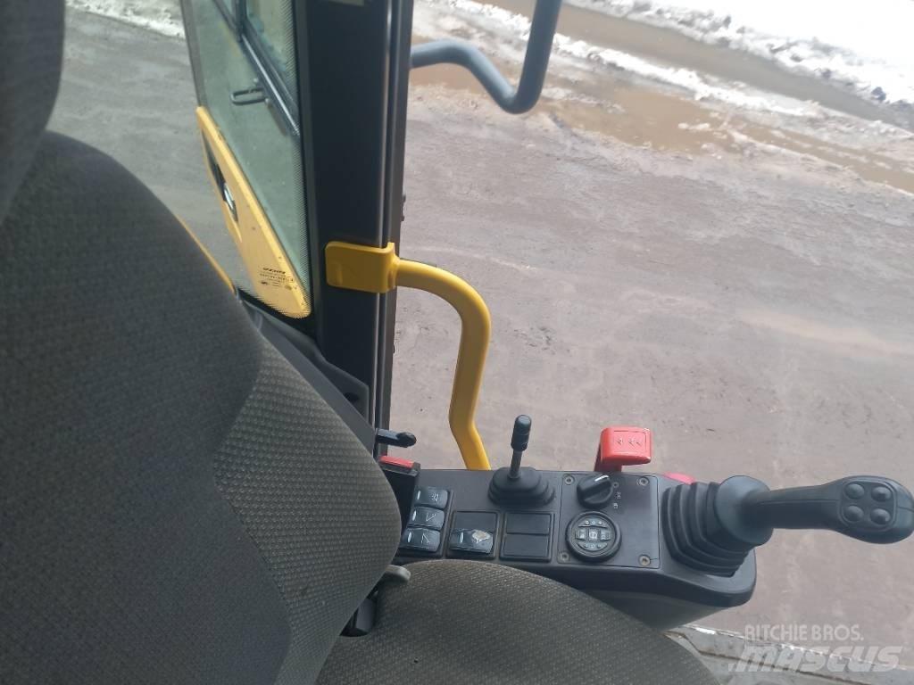 Volvo EW 140 D Колесни екскаватори