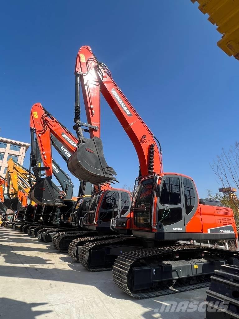 Doosan DX 225 Верижен екскаватор