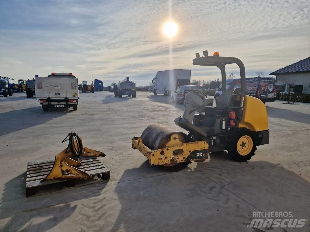 Volvo SD 25 D  R329 Еднобарабанни ролки
