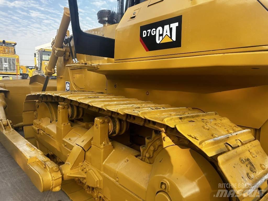 CAT D 7 G Верижни булдозери
