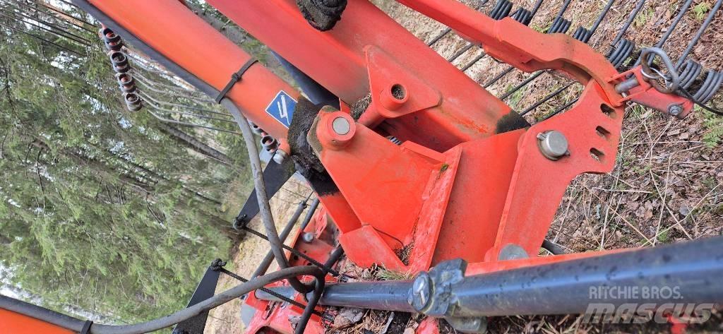 Kuhn GA 8121 Уиндроуърс/Косачки за сено и др.
