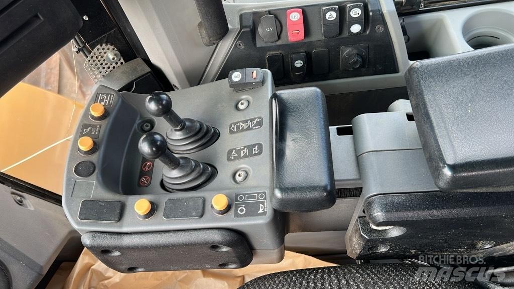 CAT 972 M Колесни товарачи