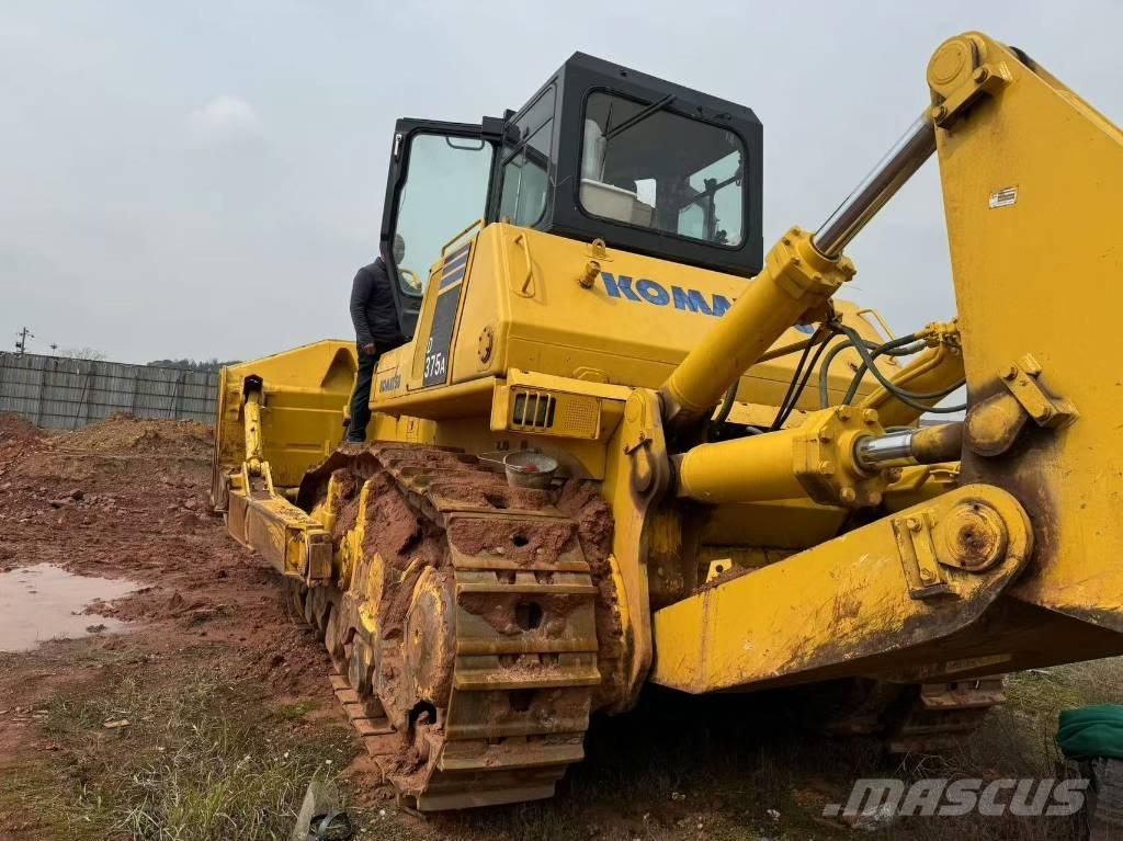 Komatsu D 375 A Верижни булдозери
