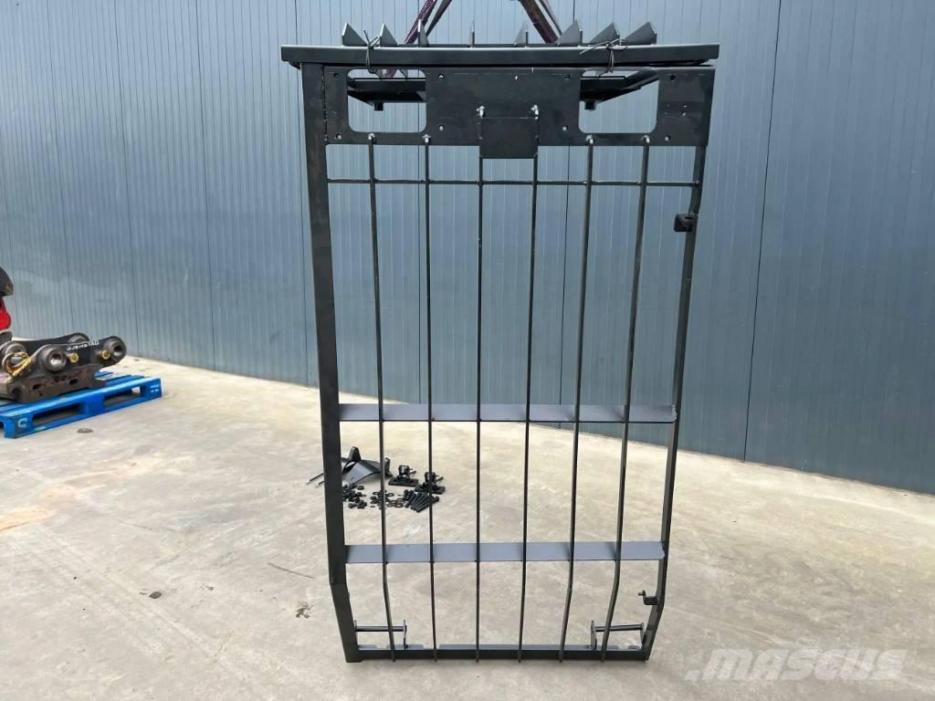CAT 325C Guard Кабина