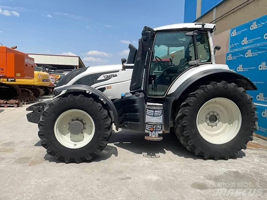 Valtra T174E Трактори