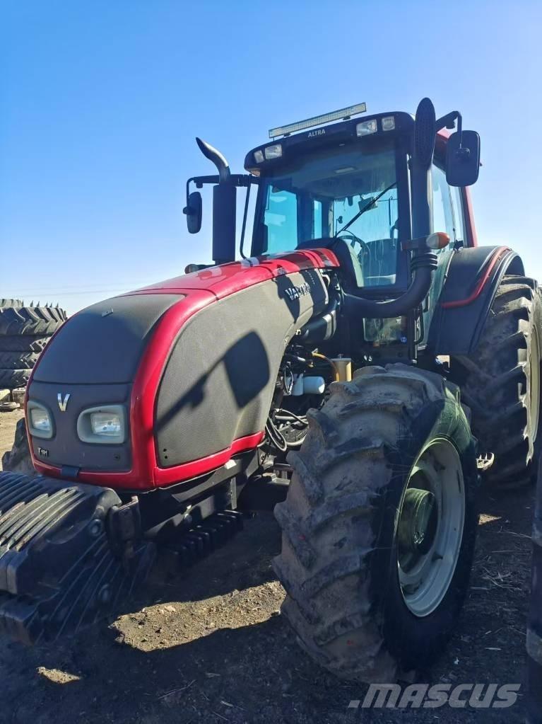 Case IH FARMALL 1404 Трактори