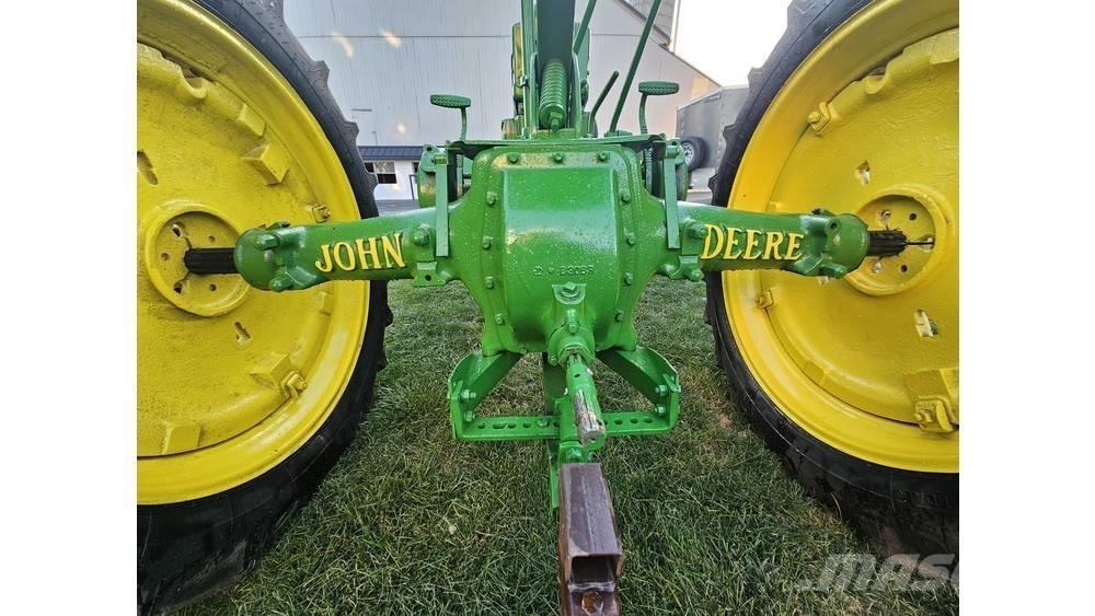 John Deere B Екскаватори
