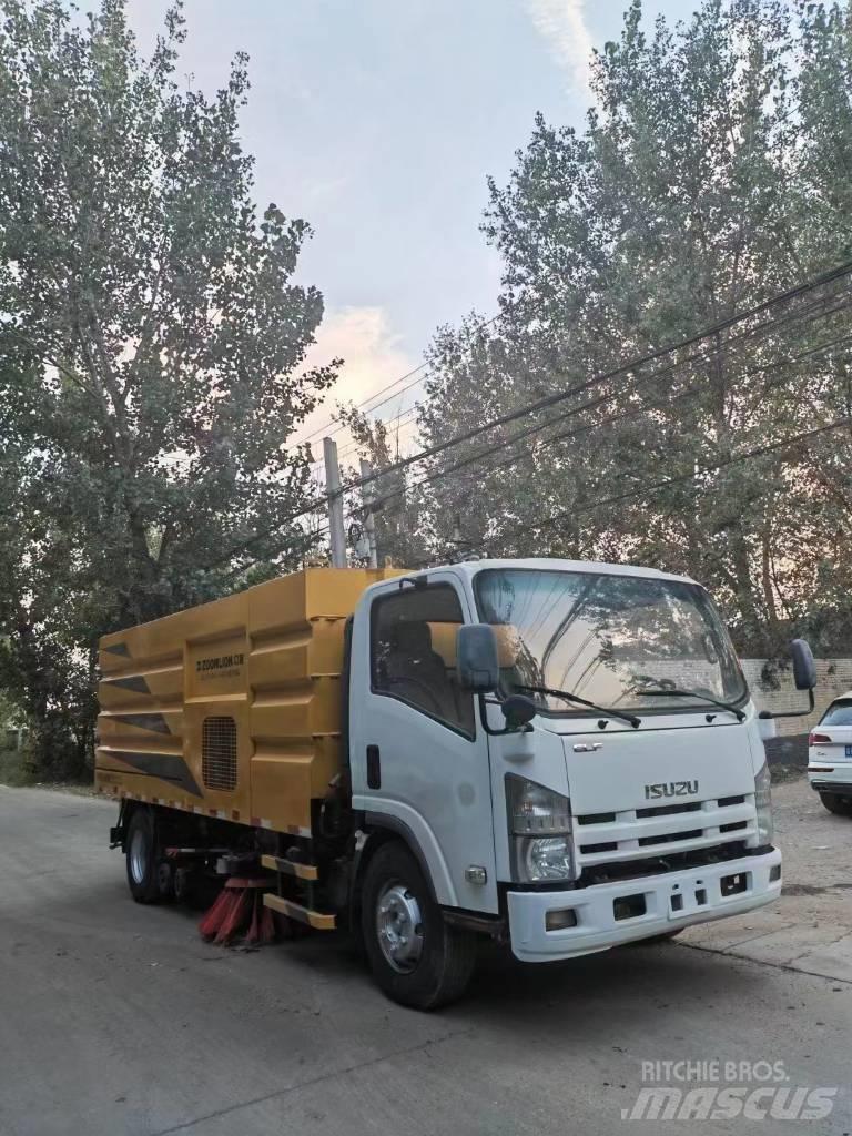 Isuzu ELF Камиони за почистване