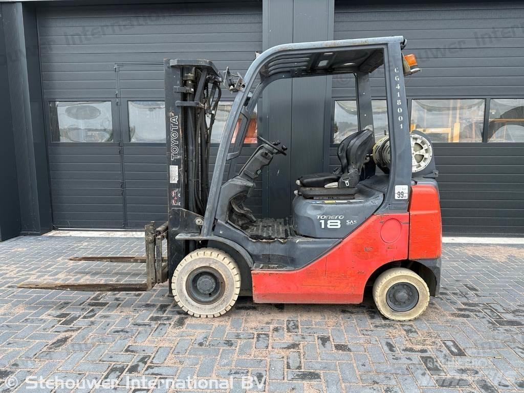 Toyota 02-8FGF18 Камиони с АГУ
