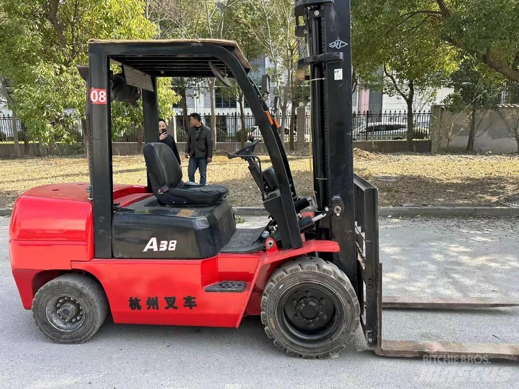 Hangcha A38 Дизелови камиони