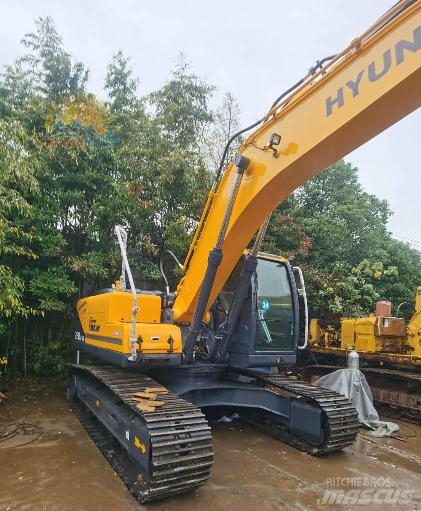 Hyundai R220LC-9S Колесни екскаватори