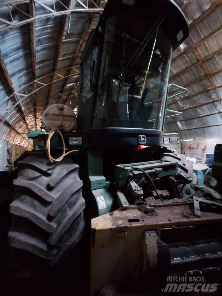 John Deere 6850 Самоходни фуражири