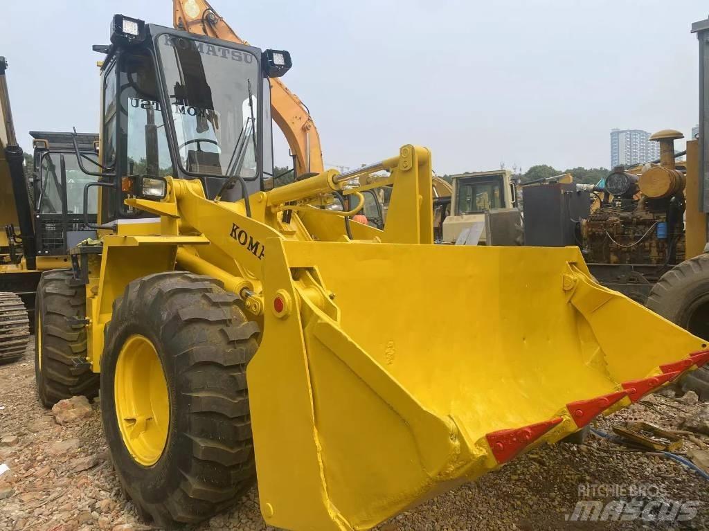 Komatsu WA100-1 Колесни товарачи