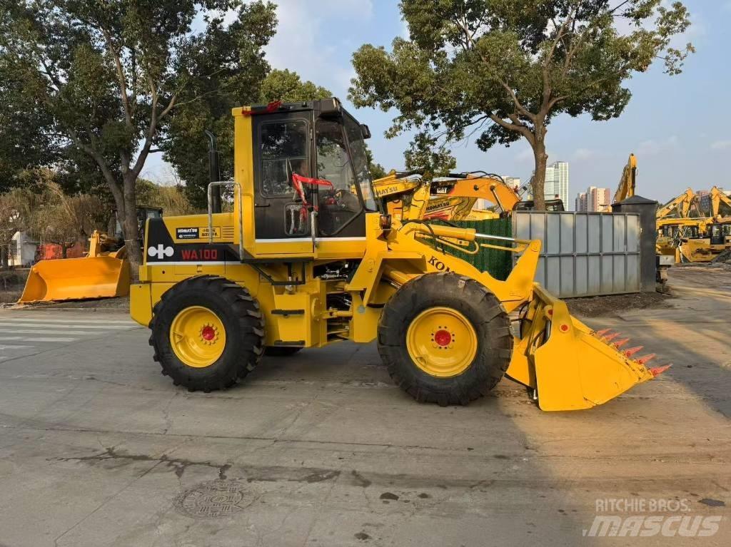 Komatsu WA100-1 Колесни товарачи