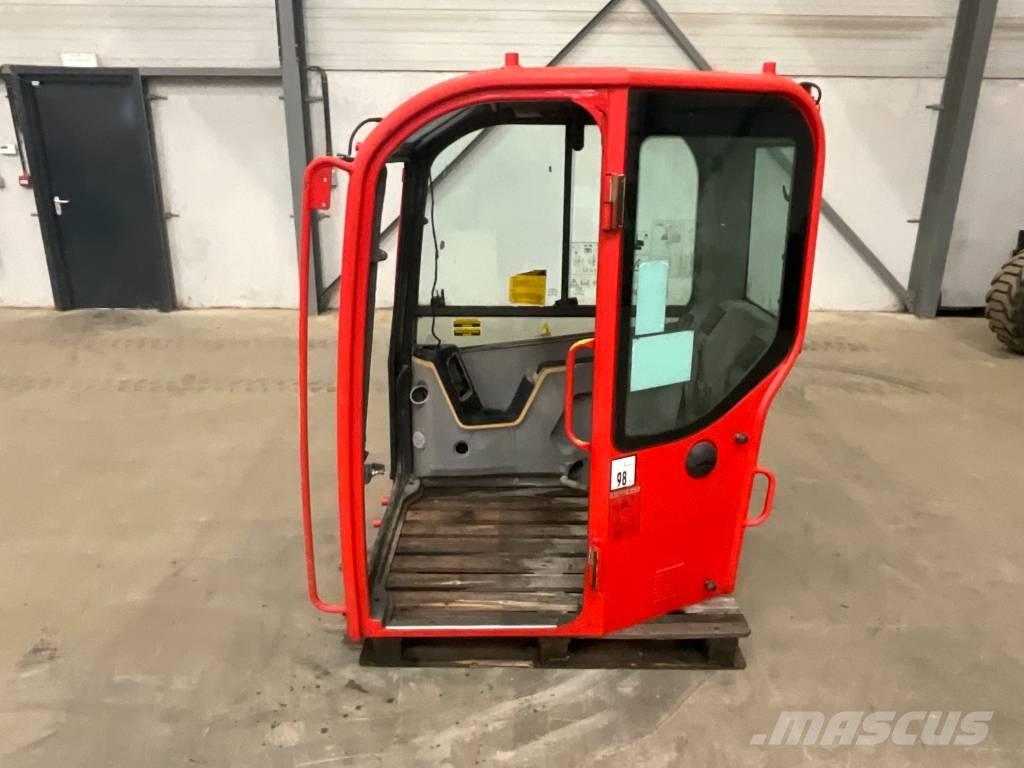 Volvo ECR 88 D Кабина