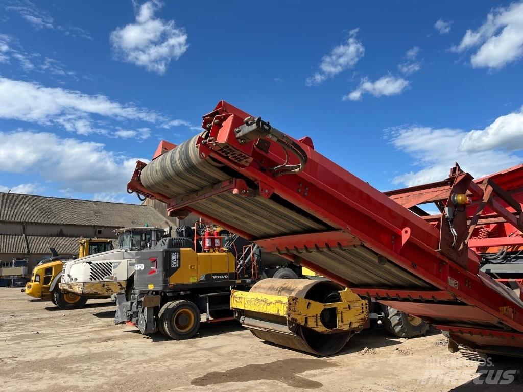 Sandvik QE 141 Мобилни скрийнери
