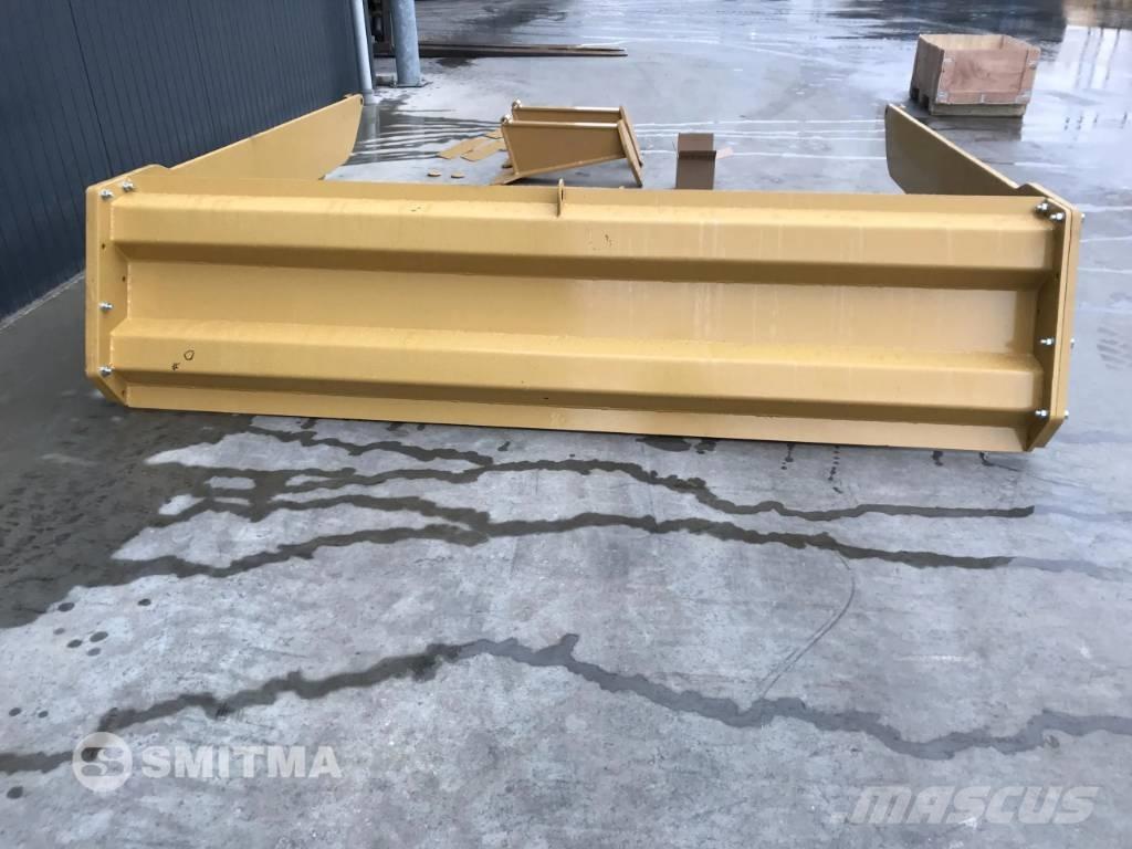 Volvo A25E Задни врати
