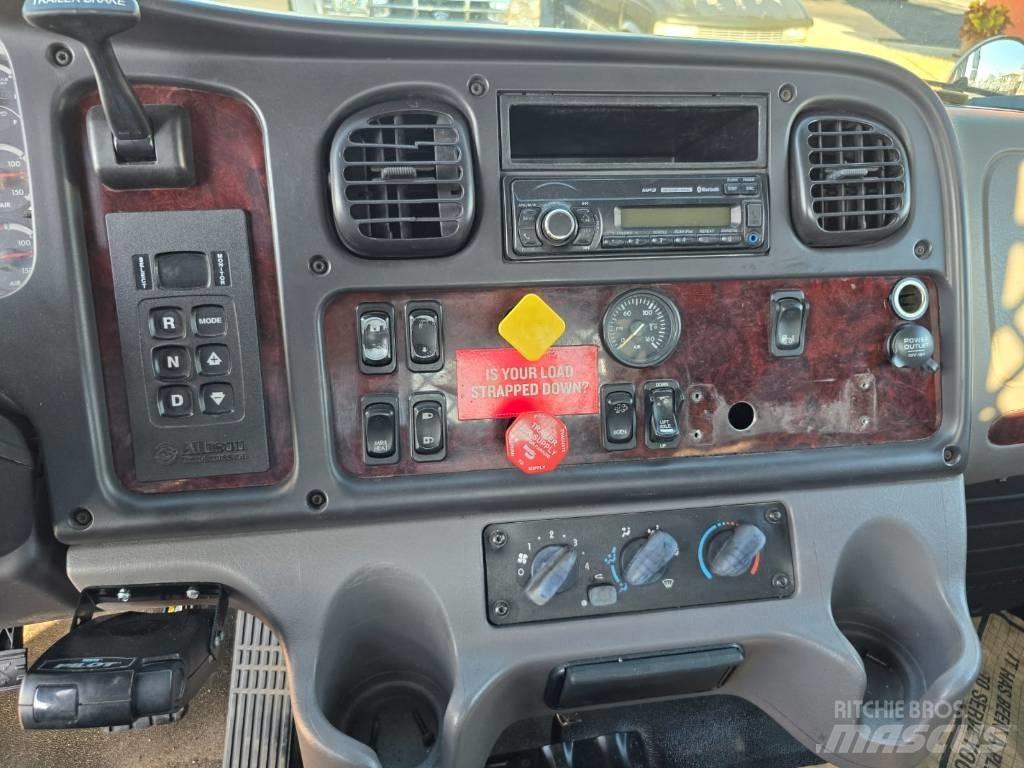 Freightliner M2 106 Бордови