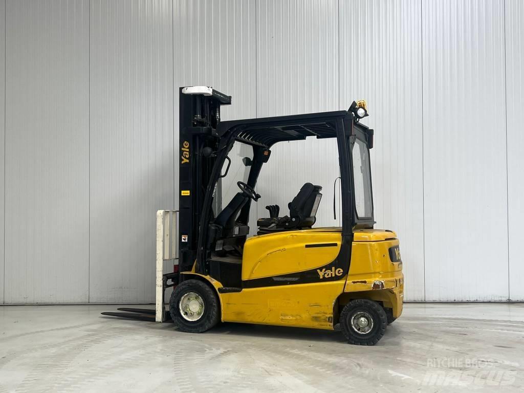Yale ERP30VL Електрически вилични кари-повдигачи
