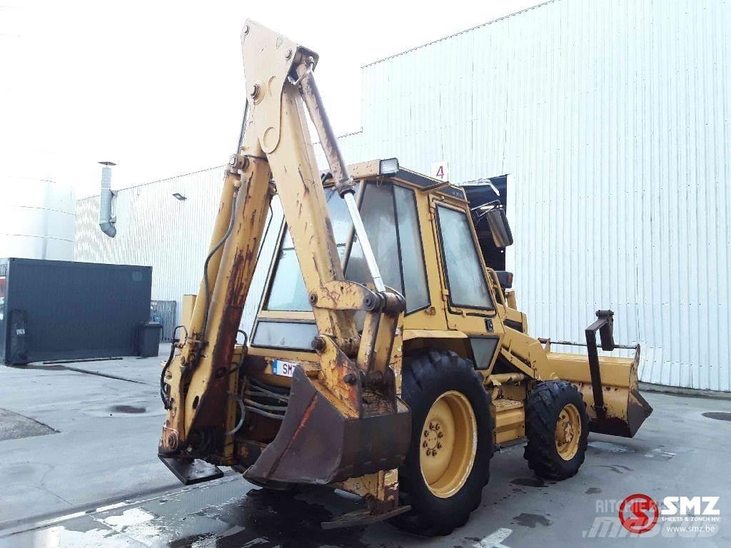 CAT 428 Товарач със заден ексватор