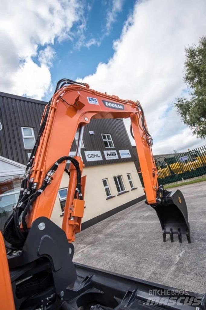 Doosan DX 85 R Средни екскаватори 7т - 12т